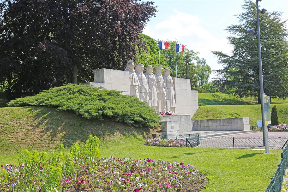 MONUMENT AUX ENFANTS DE VERDUN MORTS POUR LA FRANCE